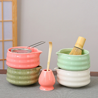Ensemble de thé matcha blanc, rose et vert, style européen, 4 pièces, bols en céramique, kit d'outils pour le matcha, kit de fouet à matcha en porcelaine, porte-fouet