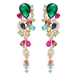 Boucles d'oreilles en alliage incrustées de diamants, nouvelles boucles d'oreilles géométriques à pendentif entièrement serties de diamants pour les fêtes, banquet élégant, boucles d'oreilles en acrylique - Product Image 1