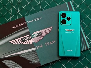 <span class=keywords><strong>Realme</strong></span> <span class=keywords><strong>GT</strong></span> 7 รุ่นลิมิเต็ดอิดิชั่น Aston Martin <span class=keywords><strong>5G</strong></span> โทรศัพท์มือถือสำหรับเล่นเกม พร้อมชิปเซ็ต Dimensity 9400+ หน้าจอ 6.8 นิ้ว ความจุ 24+1TB - Product Image 5