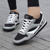 Chaussures de sport respirantes et légères en maille pour hommes et femmes, style couple, à semelle souple