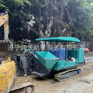 Jining Runwo <b>Machinery</b> Concrete Channel Forming Machine Diesel Powered High Efficiency <b>Road</b> Side Ditch Construction Equipment - Product Image 2