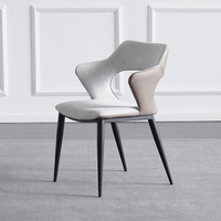 Chaise de salle à manger de style italien moderne minimaliste nordique avec revêtement en cuir, cadre en acier, dossier pour la maison, l'hôtel, la restauration