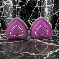 Boîte à bagues pour couples en plastique en forme de cœur avec double bordure dorée, doublure en velours, boîte à bijoux personnalisée de couleur violette avec lumière LED
