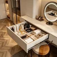 Armoire intégrée moderne avec coiffeuse, porte en verre sur mesure, dressing, bureau de toilette combiné, meuble de rangement pour chambre à coucher