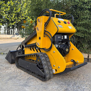 Mini-chargeuse compacte multifonctionnelle pouvant être utilisée avec une machine à désherber à fourches pour installation en zone multi-familiale et un motoculteur rotatif - Product Image 3