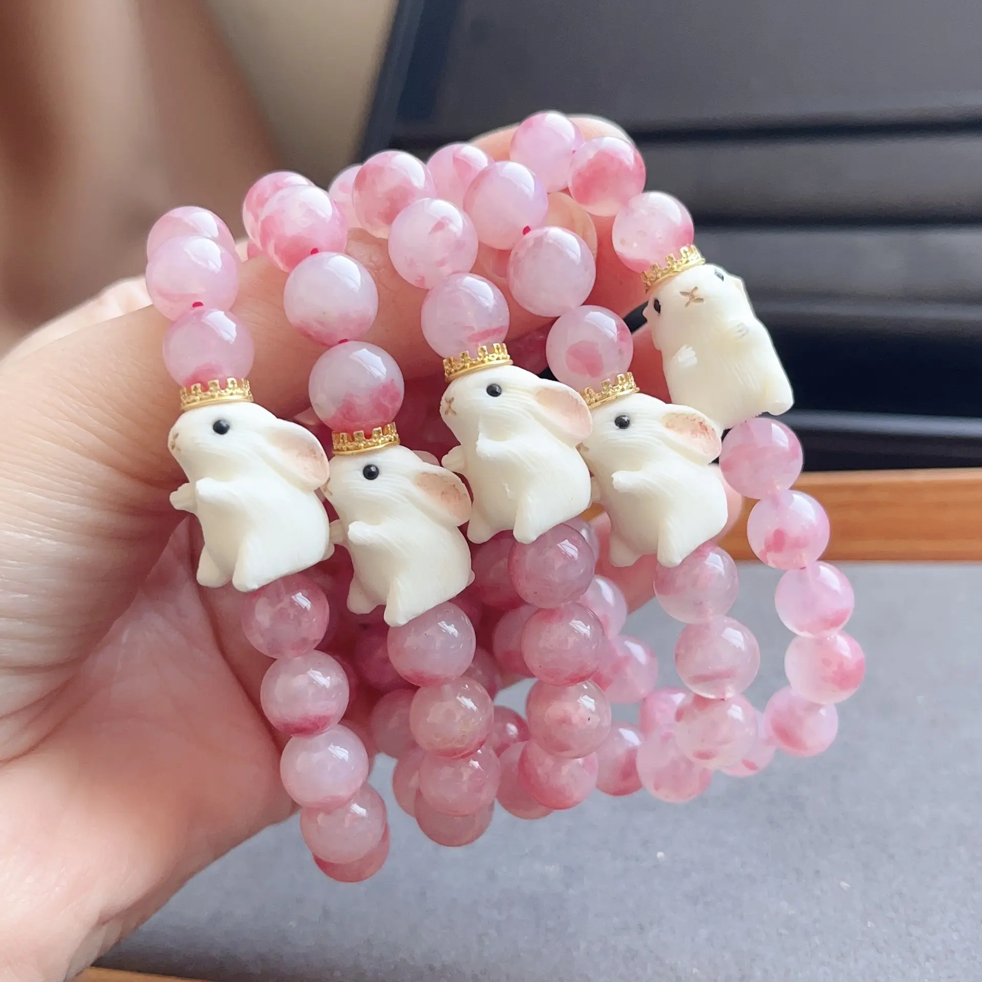 Braccialetto di pietra Japanese Lucky Beads Bracelet 2023 New Design Cute Rabbit Pink Rose Quartz Beaded Bracelet For Girls