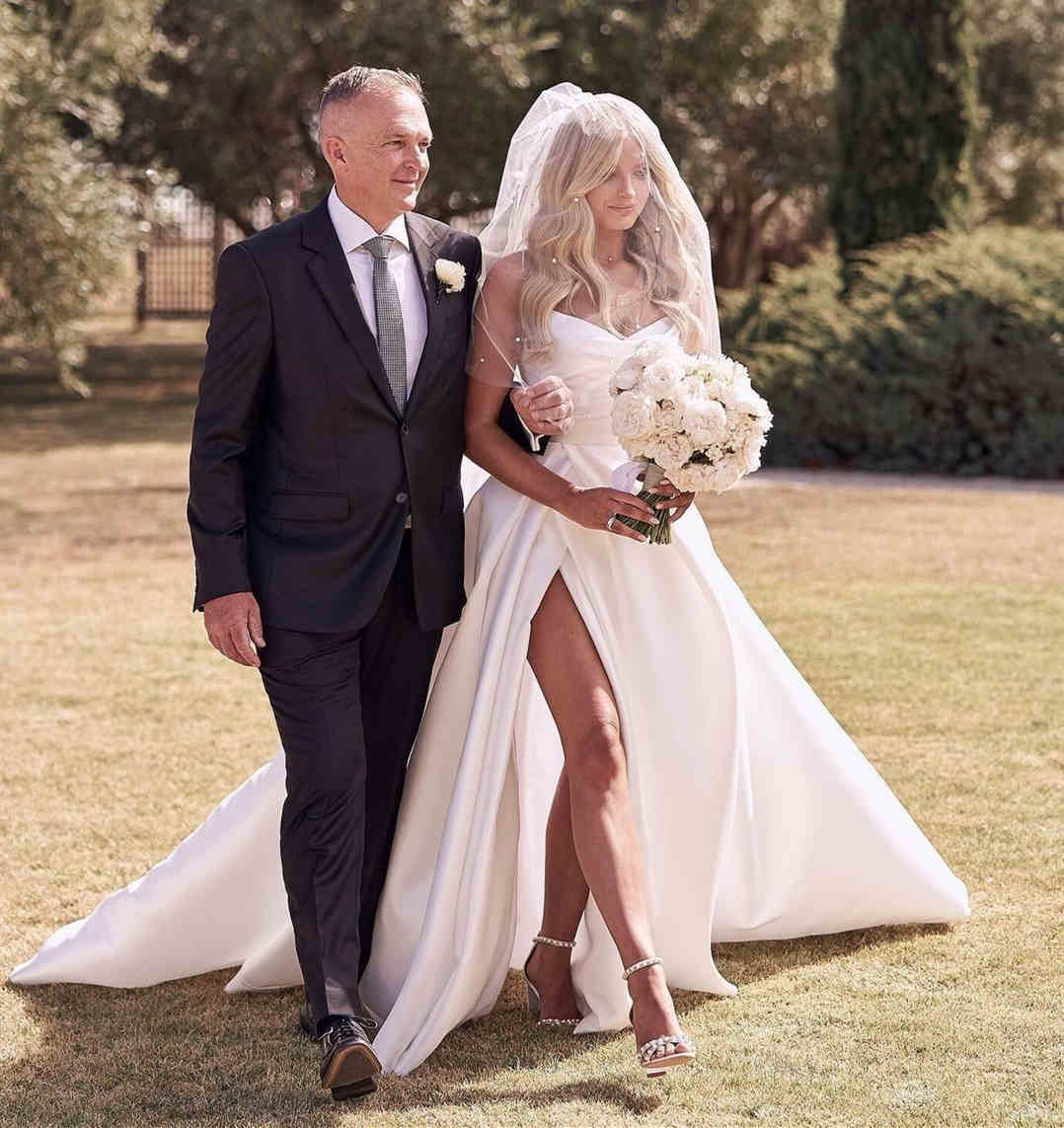Elegant Couple Wedding Matching Dress Traditional Stylish