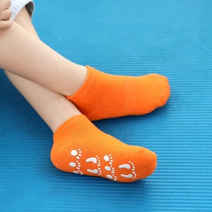 Peut logo personnalisé fantaisie enfants antidérapant drôle Calcetines pantoufle chaussures d'intérieur bébé enfant en bas âge chaussettes bébé pince taille personnalisée chaussettes - Product Image 4