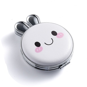 กระจกแต่งหน้าแบบพับได้สองด้านลายหูกระต่ายน่ารัก - Product Image 3