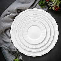Service de table élégant en porcelaine fine blanche gaufrée, assiettes à steak en céramique française, bols festonnés pour la maison et la restauration