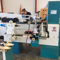 Tour CNC automatique pour le tournage et le fraisage du bois, centre d'usinage CNC à commande servo pour la gravure de pieds de table