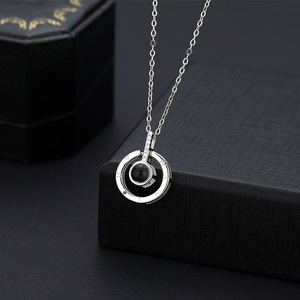 Collar de Plata S925 con Proyección de Números Romanos y Joyas Huecas, con la Frase 'Te Amo' en 100 Idiomas, Moderno, Sencillo y Popular - Product Image 1