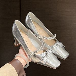 Zapatos de Tacón Alto de Cuero Dorado para Novia, Estilo Chino, Color Champán, con Sofisticación y Antideslizantes, para Bodas de Verano - Product Image 3