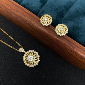 Rétro français luxe diamant soleil étoile pendentif lumière collier ensemble flocon de neige boussole boucle d'oreille or Zircon Super Flash flocon de neige étoile - Product Image 6