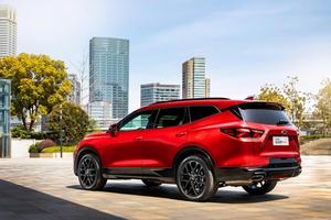 2023 Chevrolet <span class=keywords><strong>Trailblazer</strong></span> Light Hybrid 2,0 T SUV Techo solar panorámico de <span class=keywords><strong>7</strong></span> plazas Caja de cambios automática Motor Turbo <span class=keywords><strong>Asientos</strong></span> de tela RWD Nuevo - Product Image 4