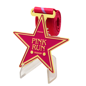 Fabrication sur mesure : Créez votre propre récompense sportive personnalisée en alliage de zinc émaillé souple de haute qualité, en forme de pentagramme, pour course, en métal moulé. - Product Image 1