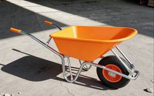 <span class=keywords><strong>Brouette</strong></span> robuste <span class=keywords><strong>Altrad</strong></span> Belle Warrior 100L avec bac en PEHD, pneu anti-crevaison à profil clouté, construction en acier pour jardin - Product Image 3