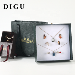 Caja de Joyería DIGU con Diseño de Piel de Cocodrilo y Asa de Listón, Juego de Empaque de Joyería de Papel Texturizado con Bolsa de Regalo a Juego - Product Image 3