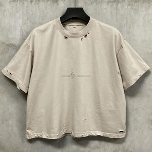 T-shirt Vintage Boxy surdimensionné personnalisé surdimensionné printemps coton trou chemise Streetwear goutte épaule vierge en détresse T-shirt - Product Image 1
