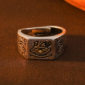 Anello da Uomo YL in Lega Bicolore Stile Etnico Nazionale, Unico, Audace, Stravagante, con Demone Zodiacale, Vintage e Sofisticato - Product Image 3