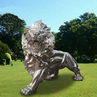 Statue d'animal de jardin extérieur poli de haute qualité Sculpture de lion assis en acier inoxydable argenté à vendre