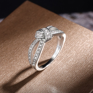 Anello Annodato da Donna, Elegante con Zirconi, Aperto e Regolabile, Gioiello Minimalista per Uso Quotidiano - Product Image 3