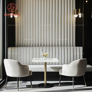 Meubles de restaurant de luxe, tables rondes en marbre, supports en métal doré et fauteuils en velours crème pour café et salle à manger - Product Image 5