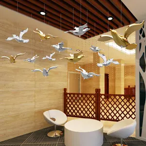 Abs plastik bükülmüş kanatları ile bir kuş asılı süs söğüt ev restoran tavan asılı sanat dekoru