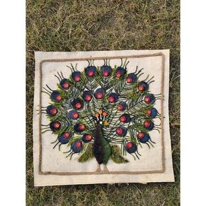 Exquisito Adorno de Pared de Jute Hecho a Mano con Diseño de Pavo Real para una Decoración Elegante del Hogar, Interiores Artísticos y Ecológicos - Product Image 1