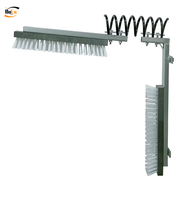 Nouvelle brosse à vache de qualité industrielle facile à utiliser avec brosse en nylon à ressort et manche en plastique pour l'équipement d'élevage des animaux de ferme