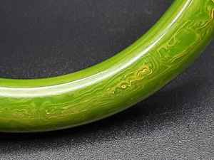 Brazaletes de Resina Premium para Mujer con Diseño Único Hecho a Mano, Material Duradero y Acabado Colorido - Product Image 2