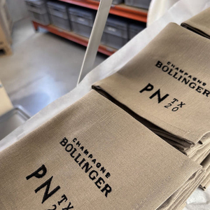 Servilletas de Lino y Algodón Personalizadas con Logotipo Bordado para Pedidos al por Mayor de Catering para Conferencias y Alquiler de Eventos - Product Image 1