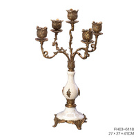 Style Antique européen Base de cloche de pigeon en céramique blanche Candélabre à 5 bras Porcelaine de cuivre vintage Décoration de la maison Bougeoir