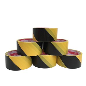 Ruban adhésif de signalisation pour passage piéton zébré noir et jaune pour marquage de parking d'atelier et repère en papier et film - Product Image 1