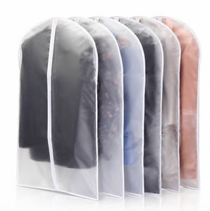Housses à vêtements translucides personnalisées en PEVA HomeClean pour le rangement suspendu des vêtements, robes, costumes et manteaux dans le placard - Product Image 1