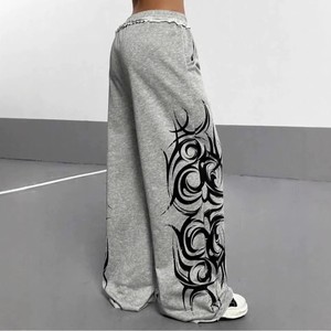 <span class=keywords><strong>Pantaloni</strong></span> Larghi da <span class=keywords><strong>Uomo</strong></span> in Cotone 100% Grigio di Alta Qualità con Stampa Fiamme, Stile Ballet - Product Image 3