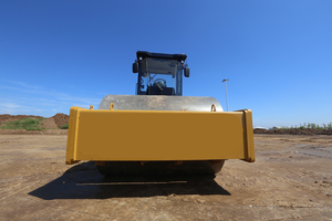 Apisonadora de Servicio Pesado de 20 Toneladas 520F para <span class=keywords><strong>Alquiler</strong></span> o Venta, Perfecta para la Base de Carreteras y la Compactación de Asfalto - Product Image 4