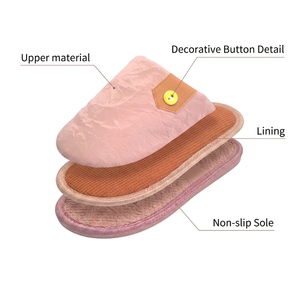 Claquettes noires personnalisées OEM pour femmes, en fourrure, avec motif marguerite blanche, MOQ 100 paires, Distributeur - Product Image 3