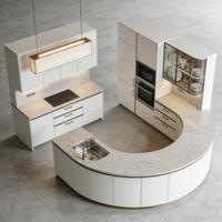 Meubles de cuisine blancs minimalistes de luxe avec îlot incurvé et vitrine rétroéclairée