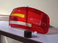 Couvre-phares automobiles et garnitures intérieures colorées translucides imprimés en 3D Technologie PolyJet de Stratasys