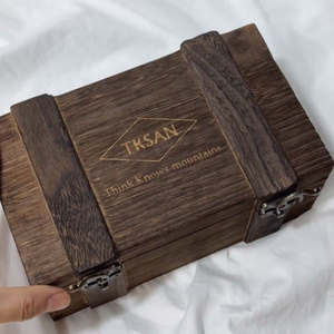 Confezione regalo rettangolare in legno per profumi, oli essenziali e gioielli, in stile antico, personalizzata e lussuosa. - Product Image 6
