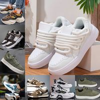 Chaussures décontractées pour hommes, styles variés, en toile respirante, style skate, plateforme, chaussures de papa, antidérapantes, à semelle épaisse, en maille, vente en gros