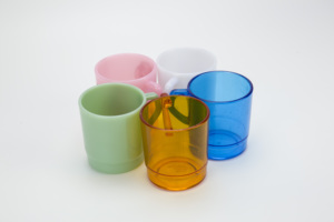 Bán buôn trực tiếp từ nhà máy Ly nhựa 300ML in logo tùy chỉnh, chất liệu thực phẩm, dùng được cho cà phê, nước, có tay cầm - Product Image 2