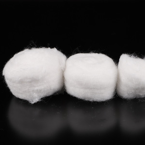 Bolas de Algodón Absorbentes Blancas de 1 Capa para Uso en Belleza y Cosmética - Product Image 3