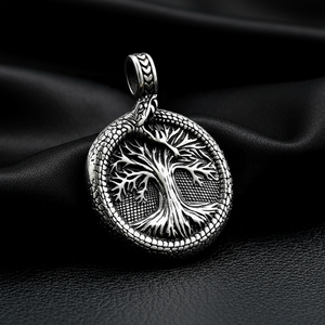 Pendentif arbre de vie en acier inoxydable, finition polie, amulette viking nordique, bijoux durables pour hommes - Product Image 1