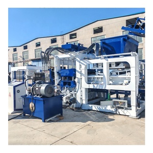 Oportunità di Business ad Alto Profitto: Macchina Automatica per la Produzione di Blocchi in Calcestruzzo QT10-15 con Motore PLC, Cambio e Pressione Idraulica a Basso Prezzo - Product Image 3