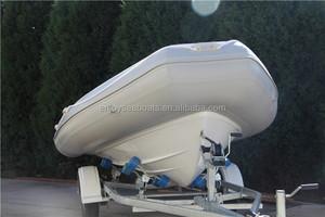 Cina 490 cm scafo in fibra di vetro e tubo gonfiabile <span class=keywords><strong>barca</strong></span> da corsa popolare Console di sterzo <span class=keywords><strong>barca</strong></span> a motore per la pesca Sport stile - Product Image 2