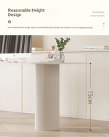 Ensemble bureau et chaise compact de style français moderne pour petites maisons : bureau îlot en dalle de pierre, ton crème, luxe léger