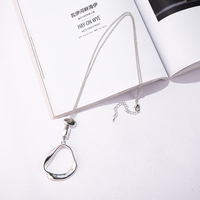 En gros Accessoires de Mode Simple de Forme Irrégulière Pendentifs Femmes Collier