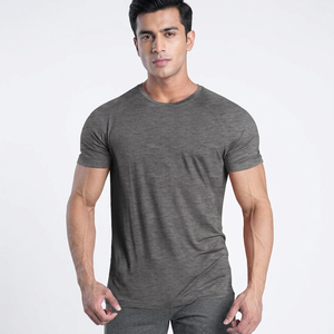 T-shirt homme doux pour la peau, haute qualité, col rond, tissu extensible, personnalisable, modèle vierge - Product Image 1